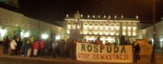 Click on image to see full-sized version Emergency protest at the Presidential Palace