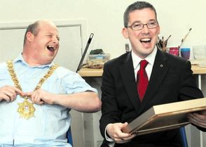 Click on image to see full-sized version (Belfast Mayor Niall O'Donnghaile at Art Ability)