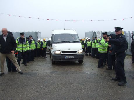 Picket voluntarily stands down at 9am and workers leave and enter.