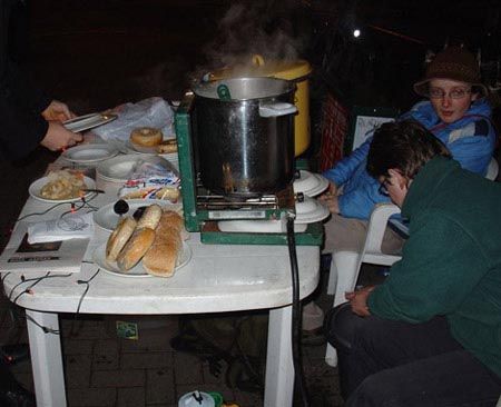 tom_and_the_steaming_pot.jpg