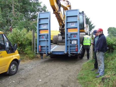 Liam O�Sullivan blocks his own contractor from leaving!