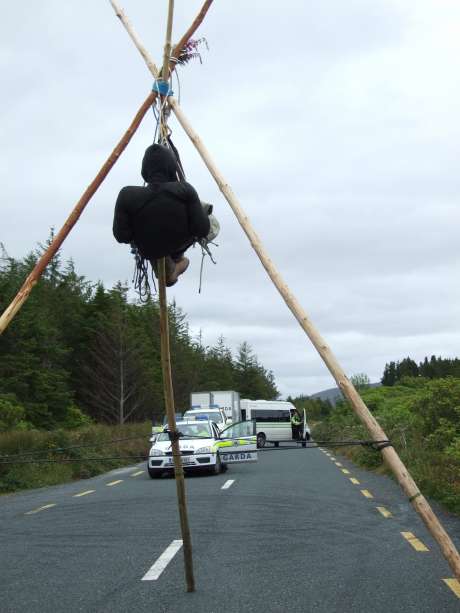 Click on image to see full-sized version tripod in the morning