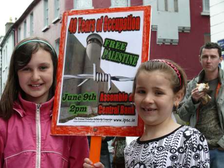 �The Palestinians would be crushed like grasshoppers � heads smashed against the boulders and walls� (Zitzhak Shamir)