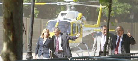 Click on image to see full-sized version Streets blocked by Barcelonas indignation, the politicians have to be flown in to make cuts... Remember Argentina???