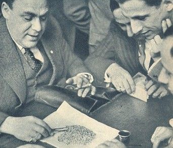 1941 Booklet 'The Jews in the Netherlands' showing Jews in the diamond trade