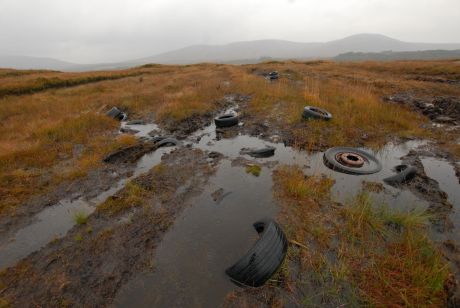 dumping_in_glenveagh_nationalpark_donegal_nov2013.jpg