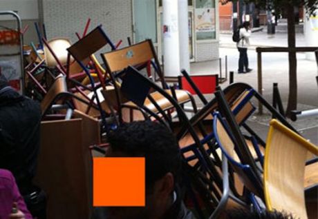 Paris XVIII is completely blocked this morning, it was impossible for anyone to get in.